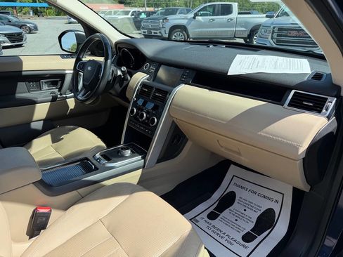 Used 2016 Land Rover Discovery Sport HSE AWD/4WD image 17