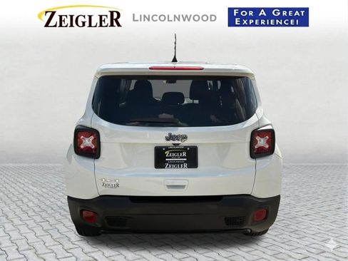 Used 2023 Jeep Renegade Latitude AWD/4WD image 5