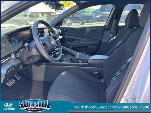 Certified 2025 Hyundai Elantra SEL w/ Cargo Package FWD image 16