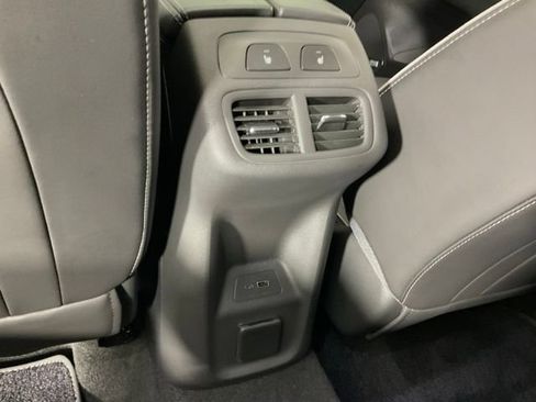 Used 2024 Buick Envision Avenir AWD/4WD image 24