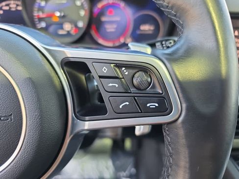 Used 2021 Porsche Cayenne AWD/4WD image 14