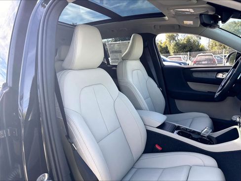 New 2026 Volvo XC40 B5 Ultra w/ Protection Package Premier AWD/4WD image 31