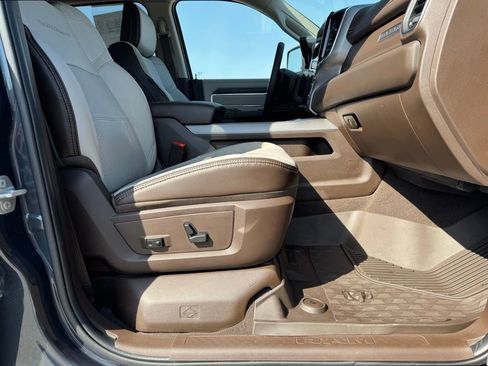 Certified 2025 RAM 3500 Laramie w/ Towing Technology Group image 27