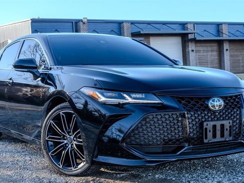 Used 2020 Toyota Avalon Touring image 7