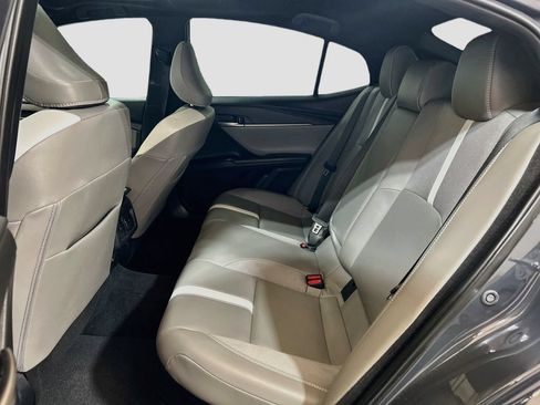 Used 2025 Toyota Camry SE w/ Convenience Package FWD image 21
