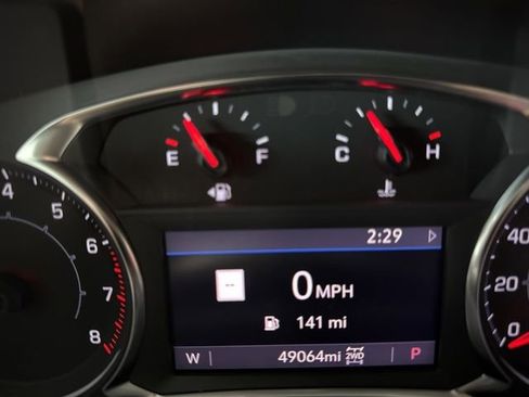 Used 2023 GMC Acadia SLT w/ Preferred Package AWD/4WD image 7