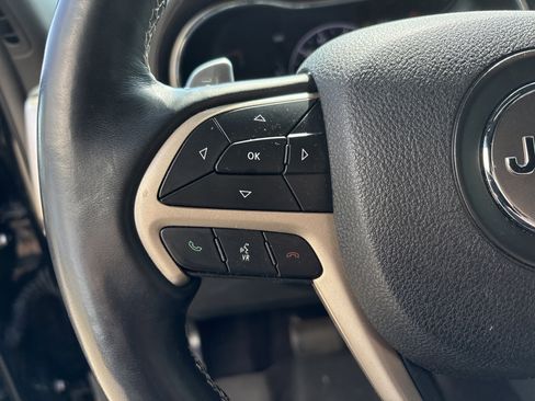 Used 2017 Jeep Grand Cherokee Overland image 19