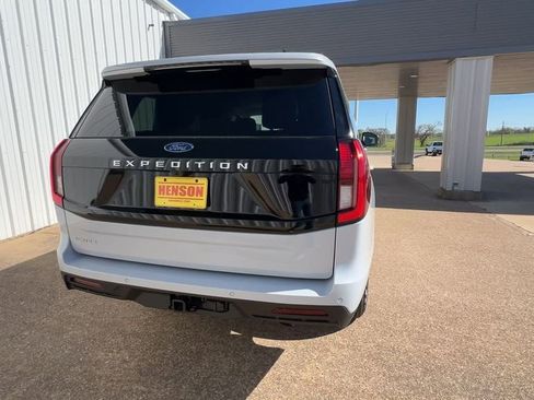 New 2026 Ford Expedition Active RWD image 7