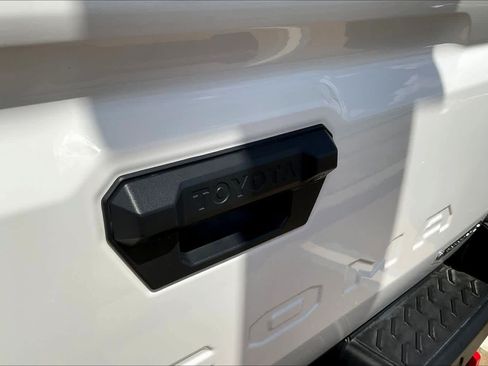 Used 2024 Toyota Tacoma 4x4 Double Cab Hybrid image 30