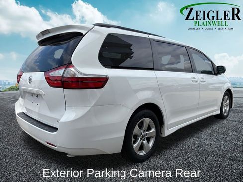 Used 2018 Toyota Sienna LE FWD image 6