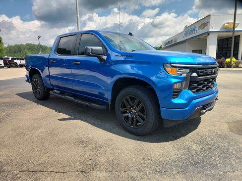 Used 2024 Chevrolet Silverado 1500 Custom w/ Turbomax Blackout Package AWD/4WD image 10