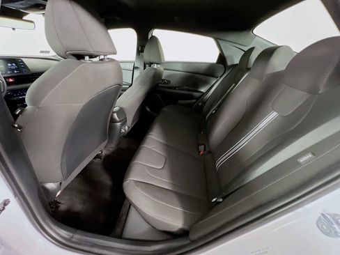 Certified 2025 Hyundai Elantra Sport FWD image 23