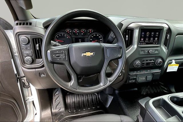 Used 2024 Chevrolet Silverado 1500 W/T w/ Trailering Package AWD/4WD image 8