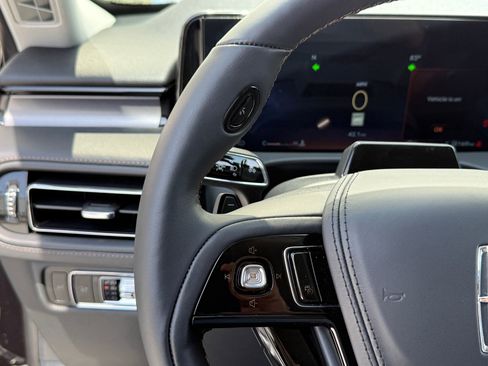 New 2026 Lincoln Aviator AWD image 36