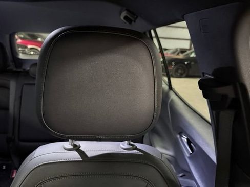 Used 2025 Chevrolet Equinox LT w/ Convenience Package II FWD image 20