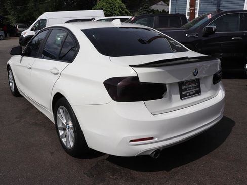 Used 2016 BMW 320i xDrive Sedan AWD/4WD image 3