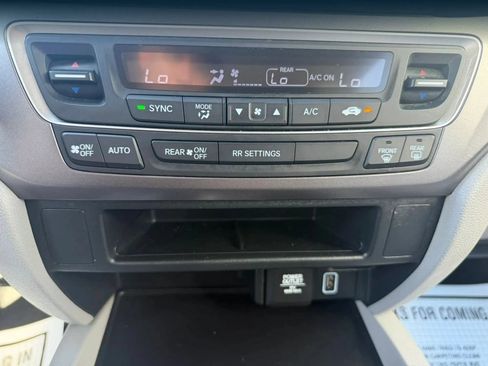 Used 2021 Honda Pilot LX image 25
