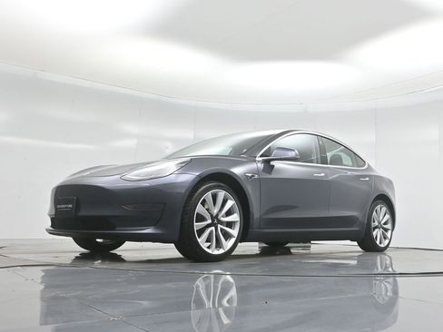 Used 2019 Tesla Model 3 Standard Range Plus image 41