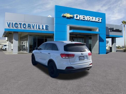 Used 2017 Kia Sorento LX FWD image 7