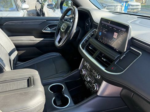Used 2021 GMC Yukon XL SLT w/ SLT Premium Package image 21
