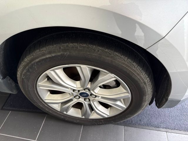 Used 2021 Ford Edge Titanium w/ Cargo Accessory Package AWD/4WD image 6
