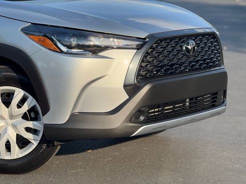 Used 2023 Toyota Corolla Cross L image 6