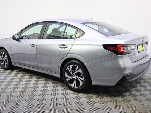 Used 2025 Subaru Legacy Premium AWD/4WD image 2