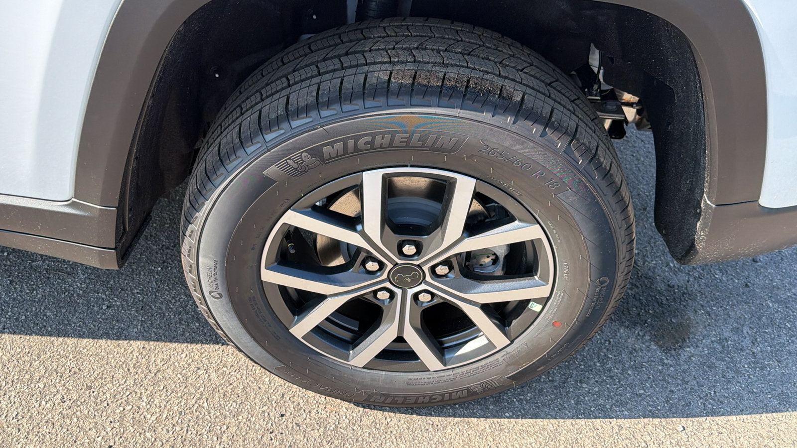 New 2027 Jeep Grand Cherokee Laredo RWD image 12