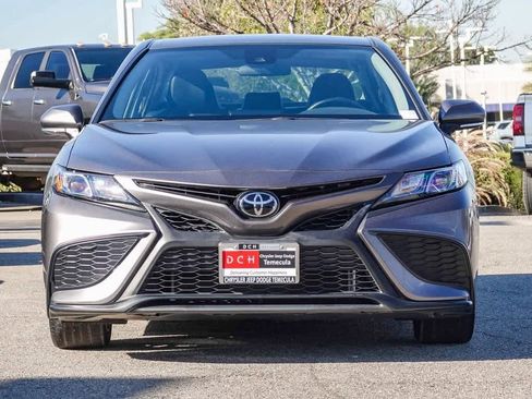 Used 2023 Toyota Camry SE image 2