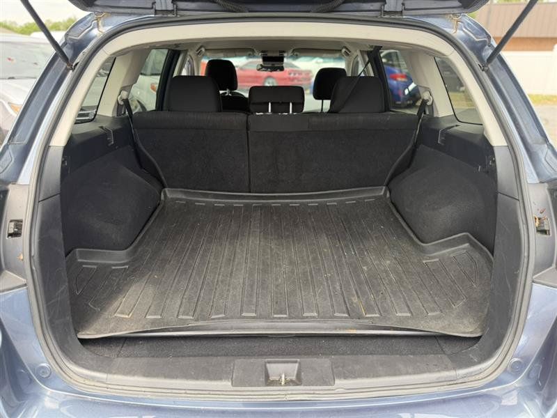 Used 2013 Subaru Outback 2.5i Premium w/ All-Weather Pkg AWD/4WD image 9