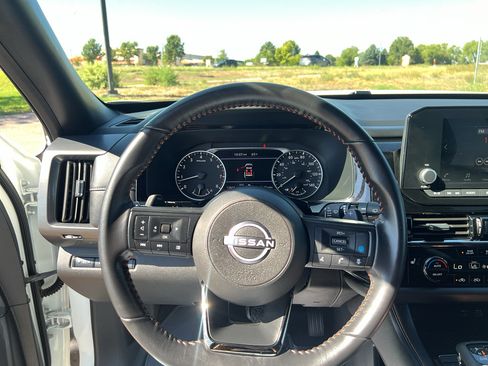 Used 2025 Nissan Pathfinder Rock Creek AWD/4WD image 11
