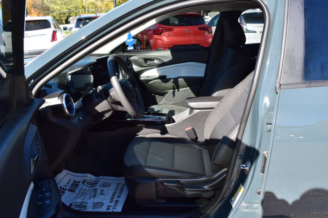 Used 2026 Chevrolet Trax LT FWD image 29