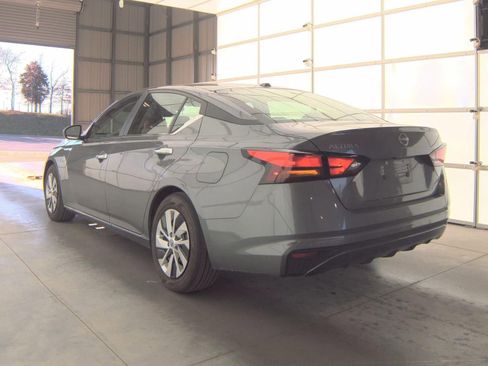 Used 2025 Nissan Altima 2.5 S image 8