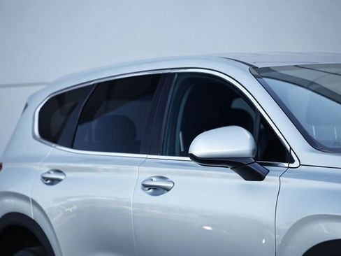 Used 2023 Hyundai Santa Fe SE image 3