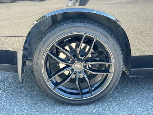 Used 2009 Dodge Challenger R/T w/ Sound Group RWD image 8