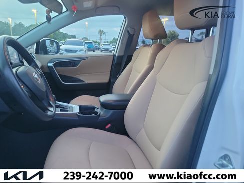 Used 2020 Toyota RAV4 LE w/ All Weather Liner Package AWD/4WD image 27