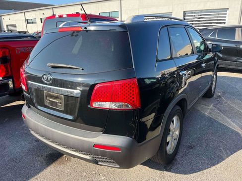 Used 2013 Kia Sorento LX AWD/4WD image 2