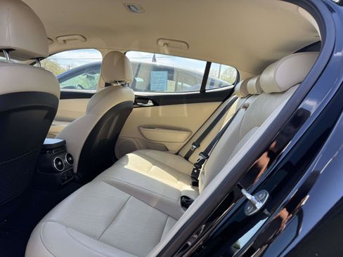 Used 2018 Kia Stinger RWD image 8