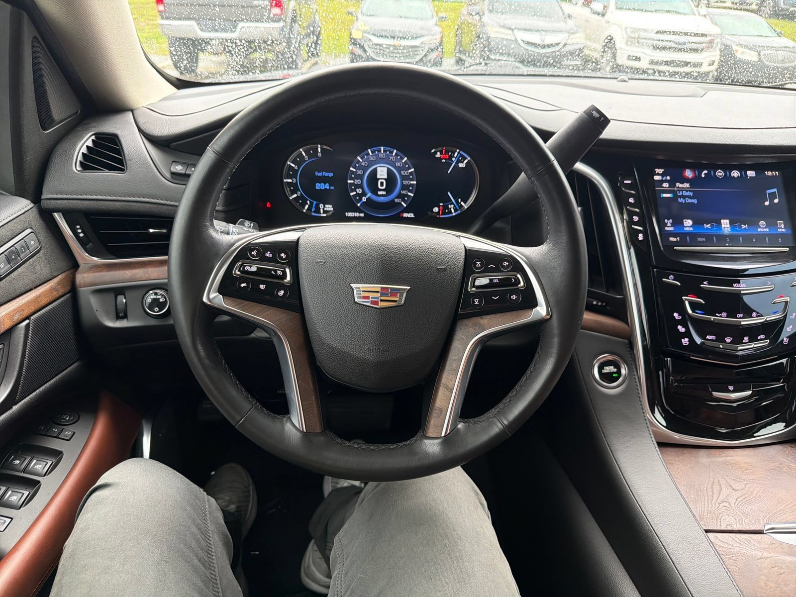 Used 2020 Cadillac Escalade Luxury w/ LPO, Radiant Package AWD/4WD image 16