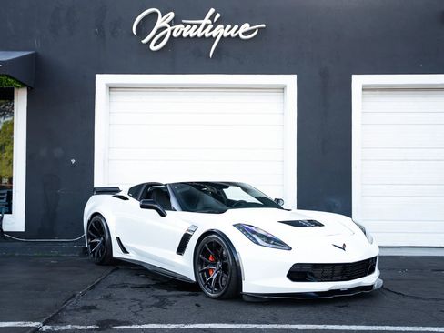 Used 2019 Chevrolet Corvette Z06 RWD image 1