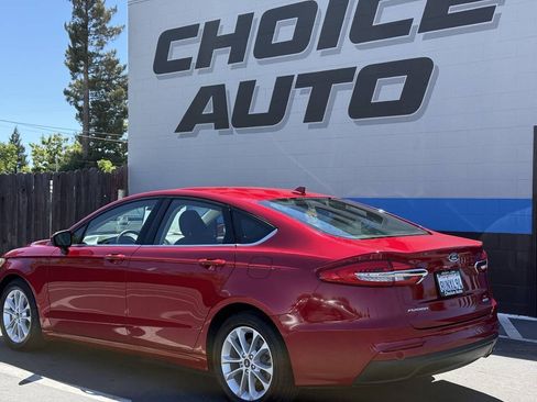 Used 2020 Ford Fusion SE FWD image 23