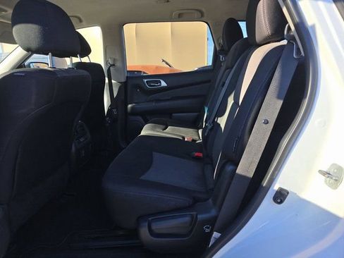 Used 2018 Nissan Pathfinder SV FWD image 10