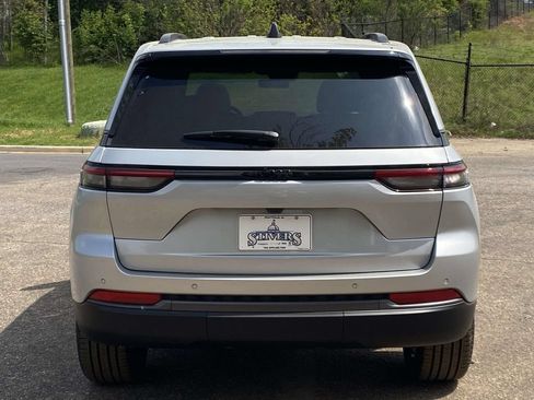New 2026 Jeep Grand Cherokee Limited w/ Limited Altitude Package RWD image 6