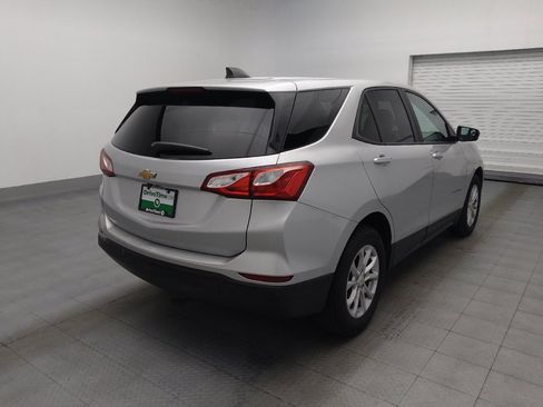 Used 2020 Chevrolet Equinox LS w/ LS Convenience Package FWD image 9