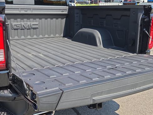 Used 2026 GMC Sierra 1500 Denali AWD/4WD image 18