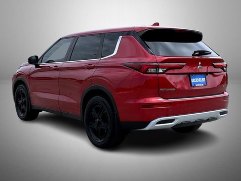Used 2023 Mitsubishi Outlander SE FWD image 7