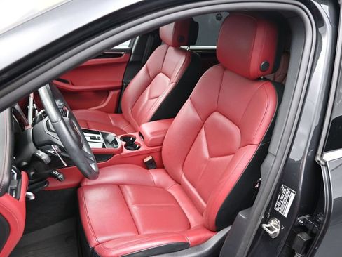 Used 2023 Porsche Macan S AWD/4WD image 8