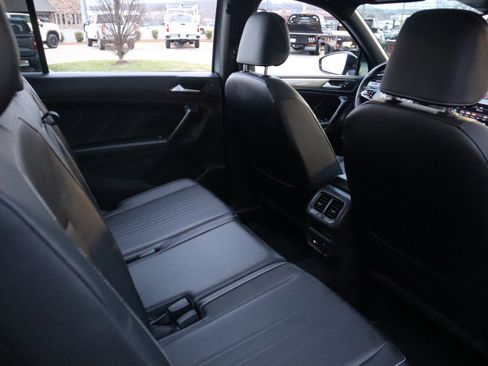 Used 2023 Volkswagen Tiguan SE R-Line image 30