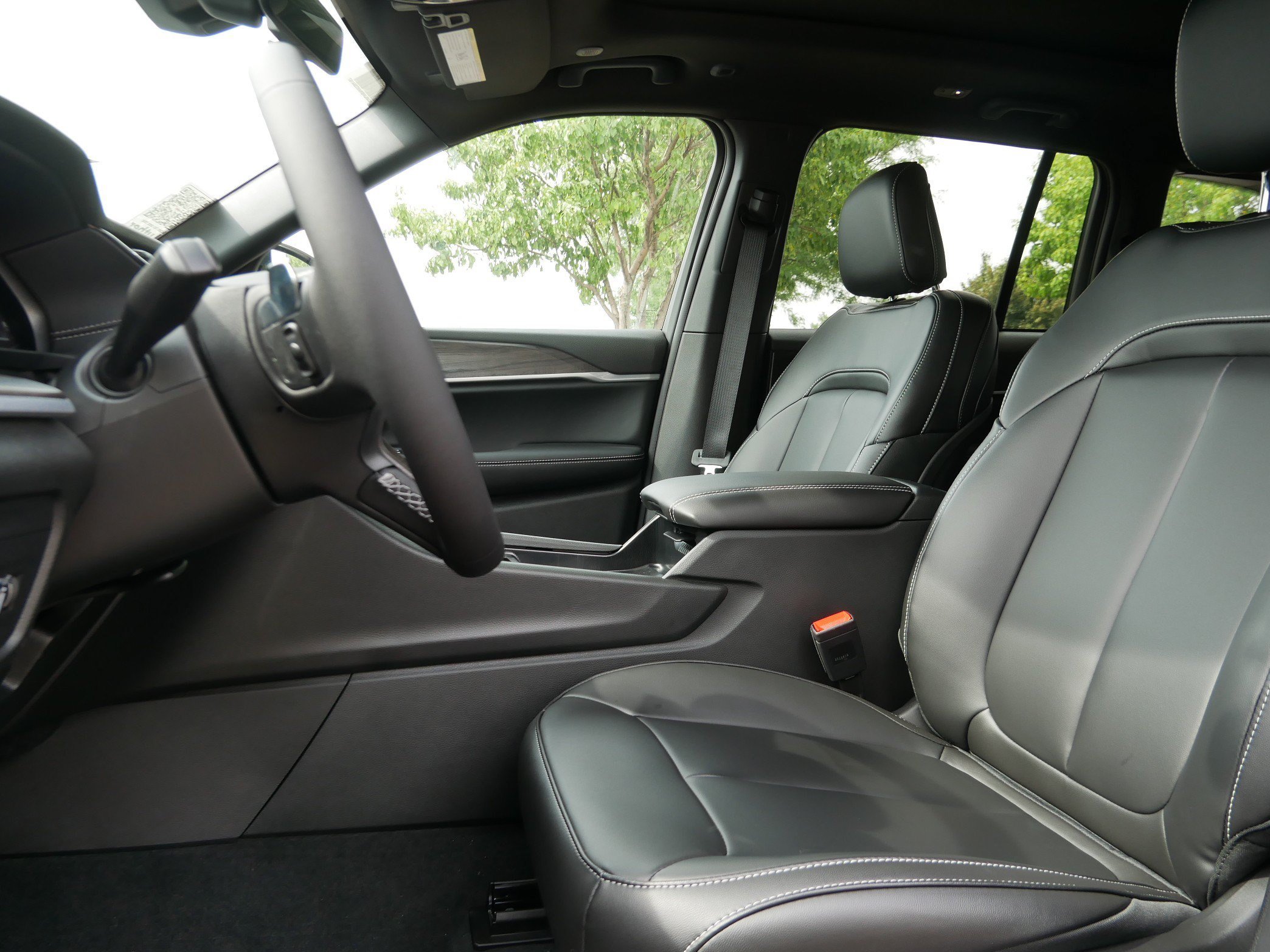 New 2027 Jeep Grand Cherokee Limited w/ Limited Altitude Package AWD/4WD image 9