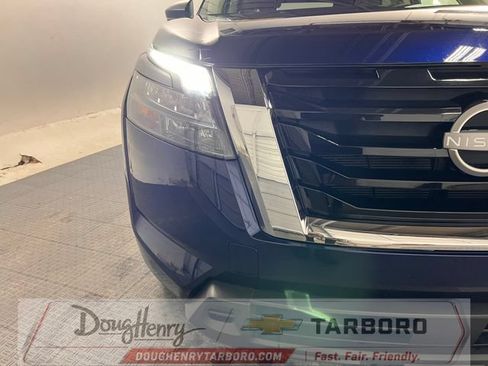 Used 2025 Nissan Pathfinder SV FWD image 12